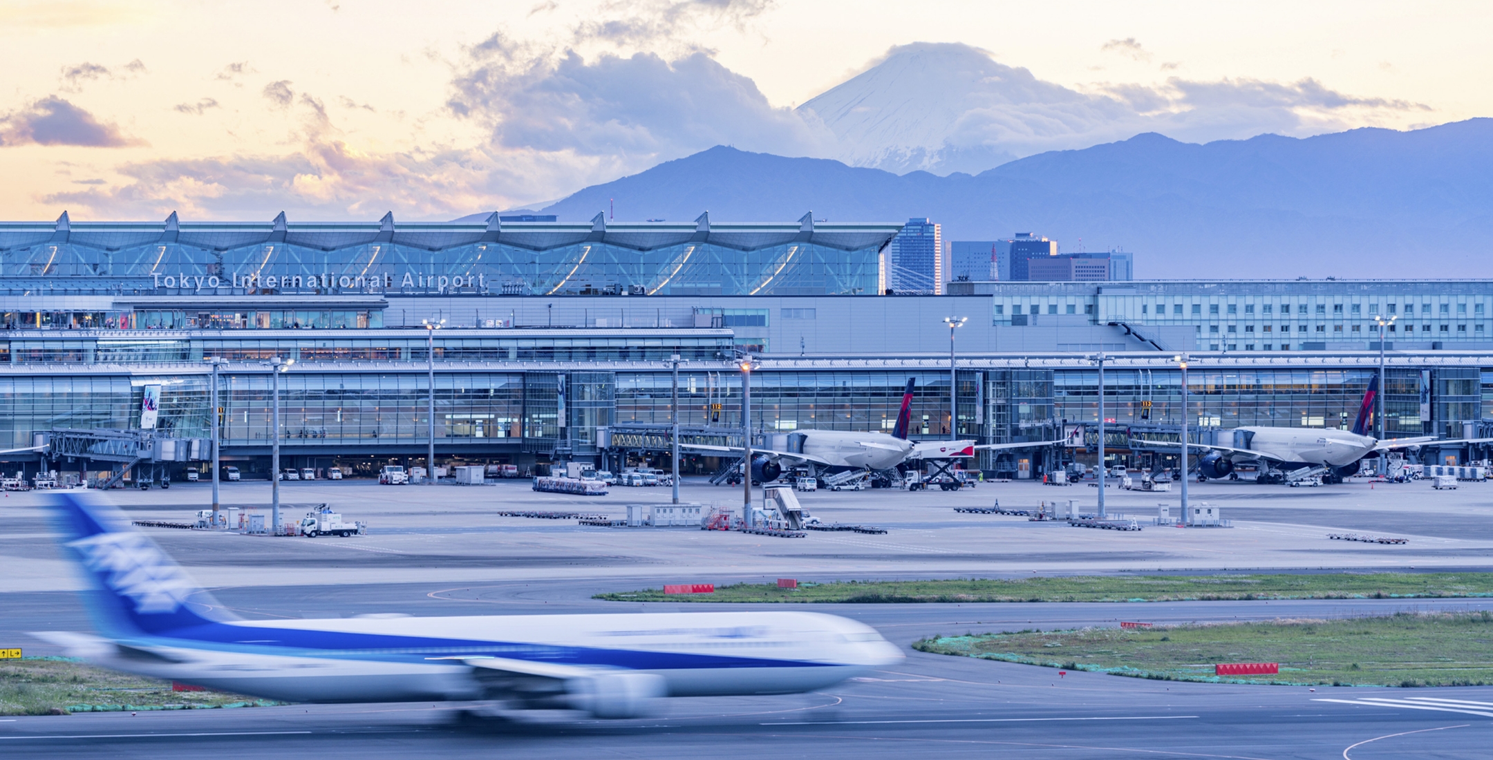 羽田空港へスマートアクセス。全国へ、世界へ、自在に。