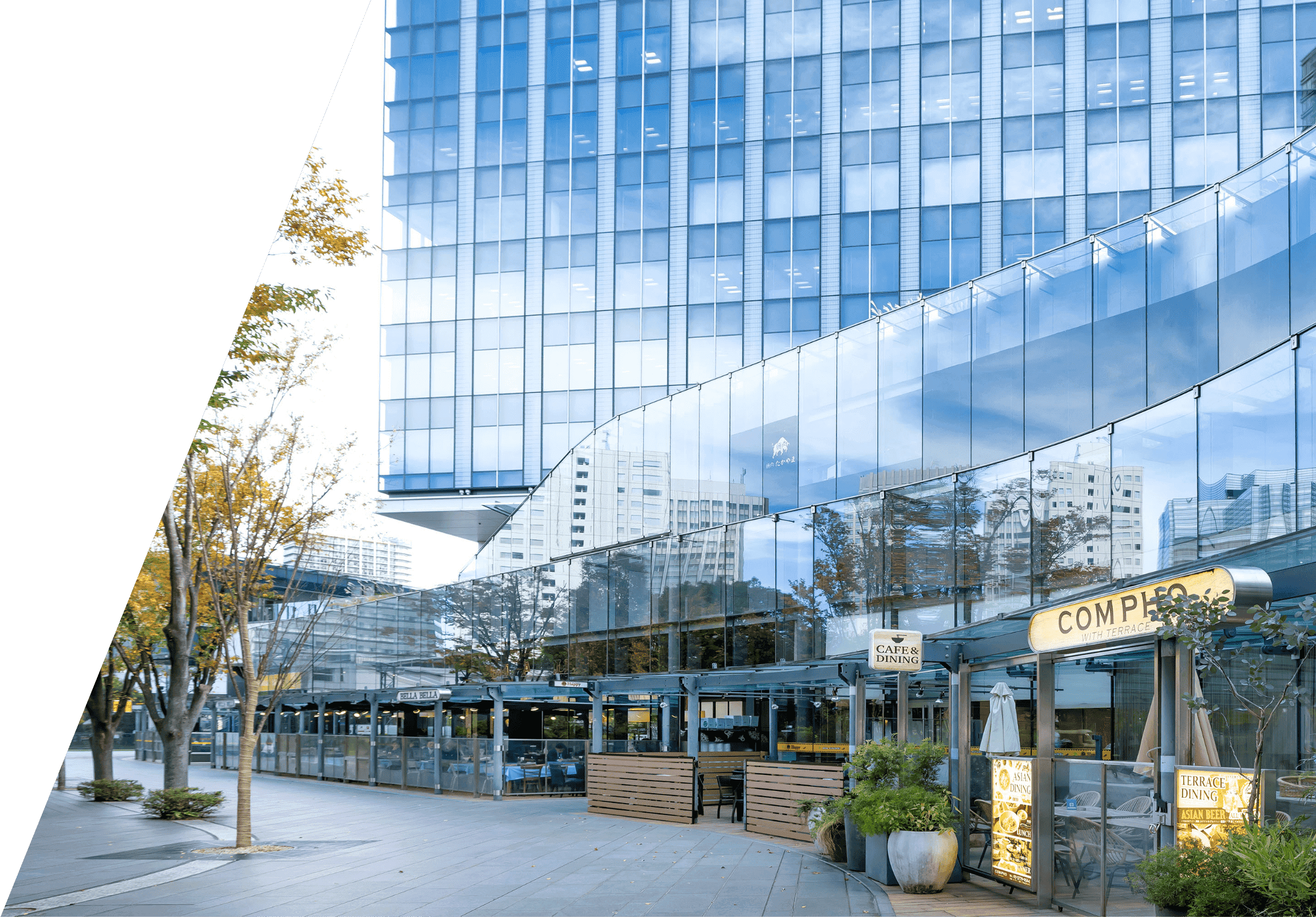 都市の利便性と洗練を享受する駅近。